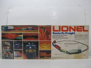 lot 216 image: Excellent Vintage LIONEL Santa Fe Freight Train Set wBox