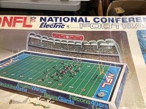 lot 4 image: Large Vintage 1970s Tudor Electric Football Game - Vikings VS Packers