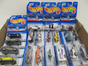 lot 285 image: Large Group of NOS Unopened HOT WHEELS - 1998 First Editions