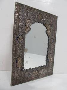 lot 302 image: Vintage Decorative Small Vanity Mirror