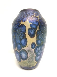 lot 248 image: Stunning Large Signed Art Glass Vase by Jack Pine