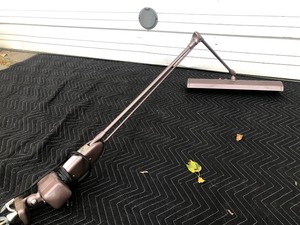 lot 200 image: Nice Vintage Mid Century Industrial Swing Arm Drafting Lamp