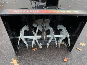 lot 100 image: Snow Devil Electric Start 26 Inch Snow Blower