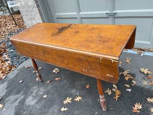 lot 109 image: Vintage Drop Leaf Table