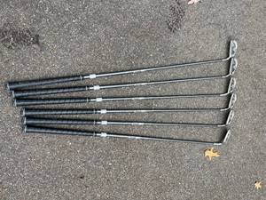 lot 131 image: 6 Ping Golf Clubs
