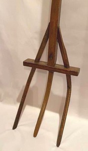 lot 154 image: Primitive Wooden Pitchfork