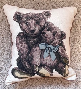 lot 36 image: Two Adorable Accent Pillows