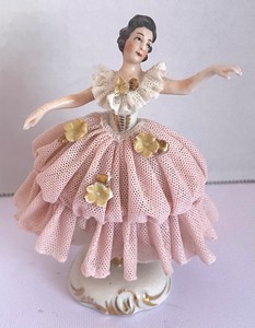 lot 65 image: 2 Vintage Dresden Porcelain Lace Figurines from Germany