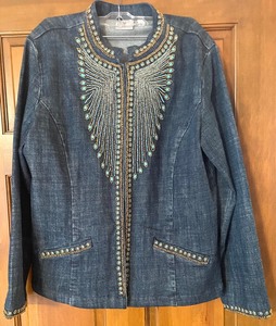 lot 70 image: Six Long Sleeve Shirts by Chicos