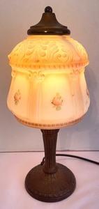 lot 72 image: Antique Boudoir Style Lamp