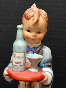 lot 203 image: Hummel Figurine The Waiter 154I