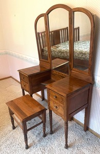 lot 22A image: Vintage Vanity on Casters with Stool