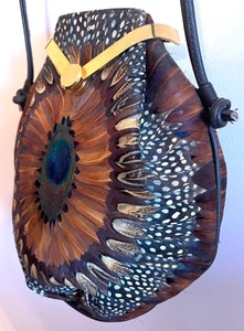 lot 15A image: Exquisite JR Comeco Genuine Peacock Feather Handbag