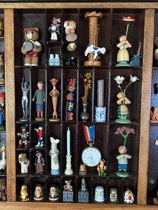 lot 152 image: Hamilton Printers Tray Full of Miniature Figures