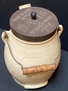 lot 146 image: A.L. Hyssong Bake It With The Best Pottery Piece