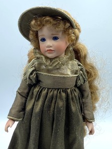 lot 303 image: Wendy Lawton Doll Tattercoats