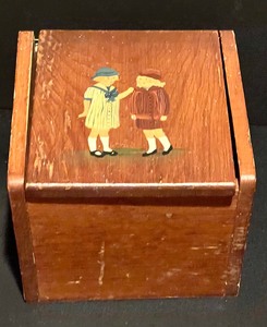 lot 265 image: Variety of Fun Vintage Finds