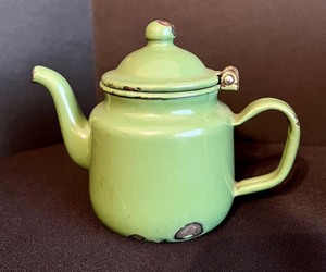 lot 237 image: Vintage Teapots and More