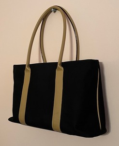 lot 351 image: Suzy Smith Handbag