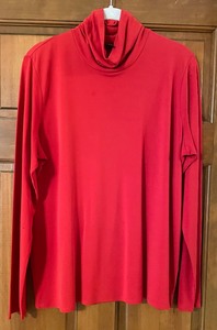 lot 356 image: 8 Shirts and Sweaters by Eileen Fisher