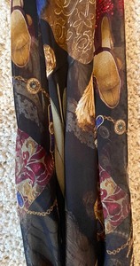 lot 364 image: 4 Stunning Scarves