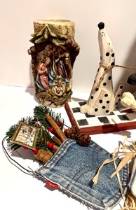 lot 285 image: Festive Holiday Grouping