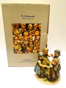 lot 28 image: Hummel Figurine Ring Around the Rosie 410 w Box