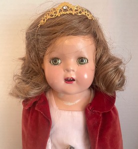 lot 378 image: Princess Elizabeth Doll by Madame Alexander