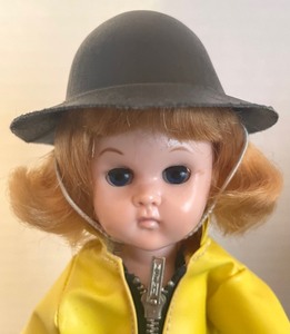 lot 388 image: 2 Vintage Vogue Ginny Dolls