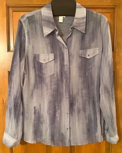 lot 398 image: 8 Chicos Shirts