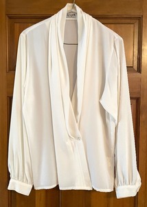 lot 432 image: Grouping of 8 Ladies High-End Shirts