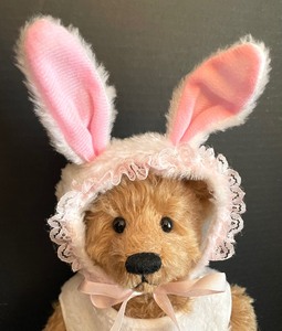 lot 436 image: Darling Mary Hostad Bear Doll