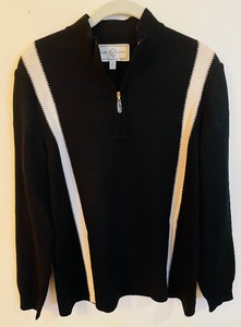 lot 447 image: St. John Sport 2 Piece Knit Set
