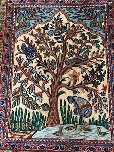 lot 155 image: Vintage Ornate Detailed Throw Rug