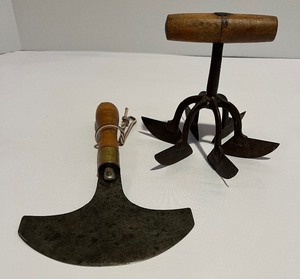 lot 461 image: Primitive Wooden Dough Bowl with Vintage Kitchen Utensils