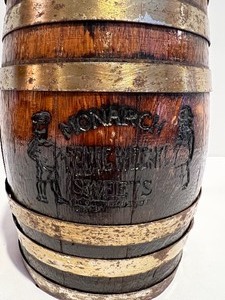 lot 462 image: Monarch Teenie Weenie Sweet Pickles Vintage Barrel