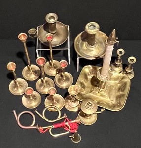 lot 483 image: Large Variety of Vintage Brass Home Decor Items