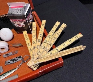 lot 490 image: Mens Junk Drawer Finds