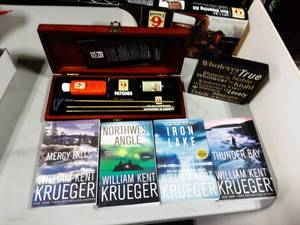 Hoppes Deluxe Gun Cleaning Kit, 4-Books & Decor