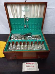 Rogers Bros. Stainless Flatware Set In Box - 70 Pieces