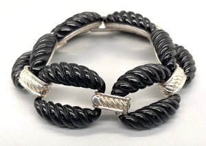 lot 37 image: Stunning Sterling Silver and Black Onyx Bracelet