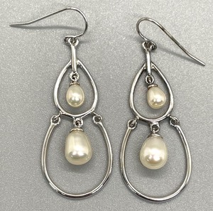 lot 38 image: Sterling Silver and Freshwater Pearl Earrings