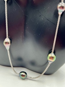 lot 100 image: Lovely 16 Sterling and Dyed Pearl Necklace