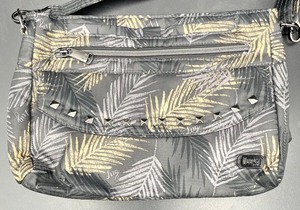 lot 168 image: Lug Pacer Presto Convertible Crossbody Handbag in Tropical Fog