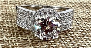 lot 141 image: Sparking Cubic Zirconia and Sterling Ring