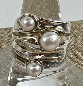 lot 146 image: Three Tiered Beautiful Sterling and Pearl Ring
