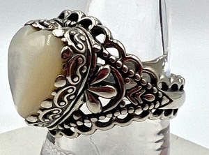 lot 127 image: Carolyn Pollack Sterling and Pearl Ring