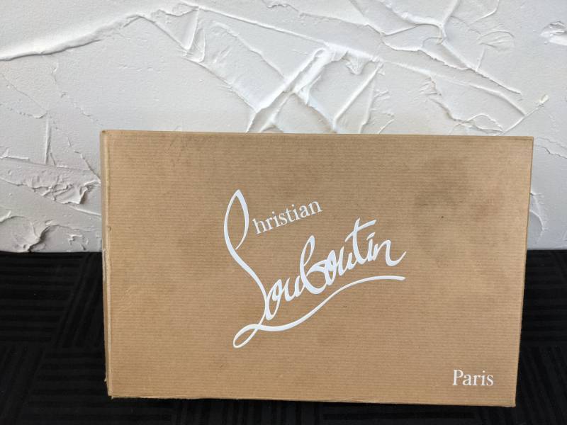 lot 48A image: Christian Louboutin Womens Size 7 Heels N