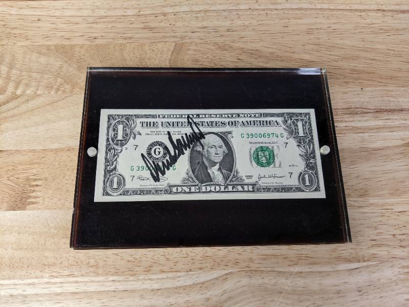 lot 9A image: Rare Donald Trump Autographed $1 Bill President Signed Dollar Currency X