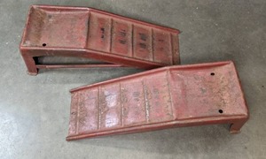lot 153 image: Pair of Sturdy Metal Car Ramps R